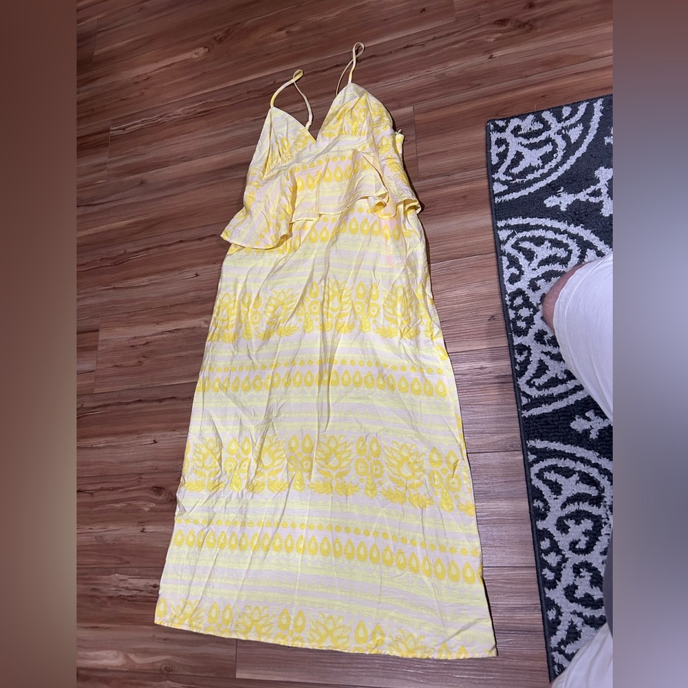 Future Collection Jenny K Lopez Yellow Floral Printed Maxi Dress NWT Size 6